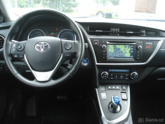 Toyota Auris 1.8 Hybrid e-CVT Executive - 8