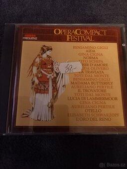 CD originály - čeští i zahraniční interpreti. - 8