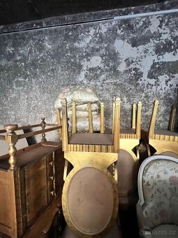 Zámecký nábytek - 8