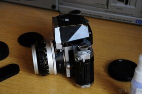 Nikon F + objektiv Nikon Nikkor 1,4/50 - 8