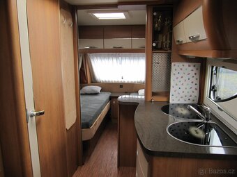 Prodám karavan Hobby 495 UL,r.v.2010 + mover + předstan. - 8