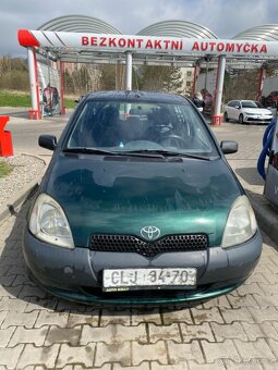 Yaris - 8