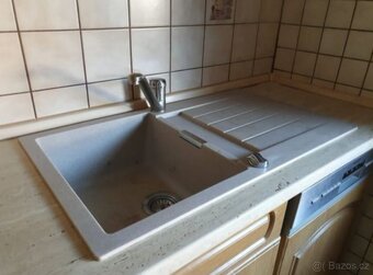 Velká dubová kuchyně se spotřebiči, 4628 - 8
