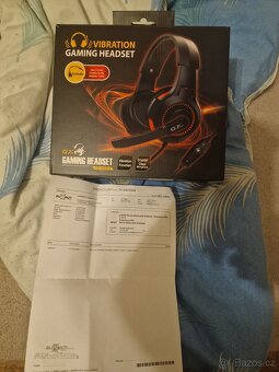 PC z monitorem a příslušenství - 8