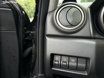 Mazda 3 1.6 Benzín /77kW KLIMA r.v. 2006 - 8