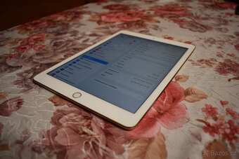 Apple iPad Pro 9.7-inch - A1673, (Wi-Fi Only), 256GB, (10) - 8