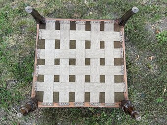 Krásně zdobené křesílko - 8