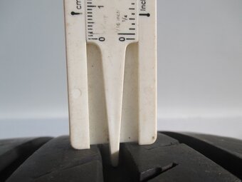 Prodám orig. alu KIA R17 s pneu Conti 205/50/17 - 8