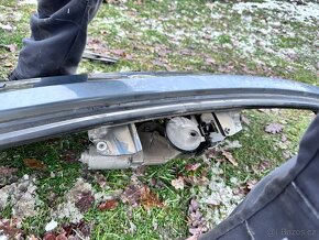 Prodám kufr na bmw e61 - 8