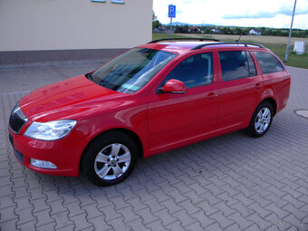 Octavia 2,0 TDI Kombi, Ambition - 2011 - DSG - 8