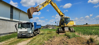 Bagr Komatsu PW220 - 8