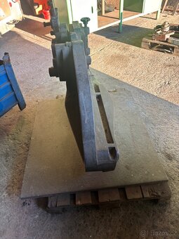 Prodám masivní pákové nůžky - 8