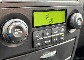 Kia Sorento 2.5CRDi 4x4 AUTOMAT TAŽNÉ ALU automat 125 kw - 8