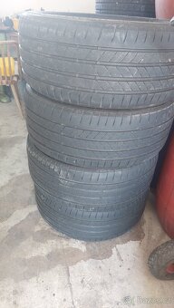 Prodám letní pneu 255/40/20 - 8