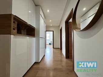 Pronájem, byt 3+kk, 87 m2, Ostrava, Nová Karolína, s garážov - 8