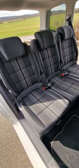 Volkswagen Touran 2.0 TDi, servisní knížka - 8