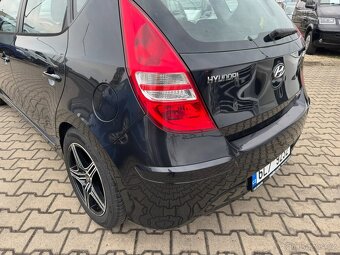Hyundai i30 1,6 66 KW CRDI 16V - 8