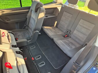 VW TOURAN 2.0TDI 103kw 2012_7 míst - 8