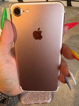 iPhone 7 32GB - 8