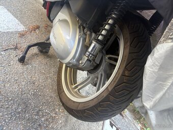 Skútr Honda SH300A - 8