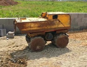 Příkopový vibrační válec - 8