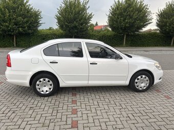 Škoda Octavia II 1.6 TDI Ambition, r.v. 2012 - 8