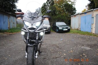 PRODÁM HONDU VFT 800X CROSSRUNNER 2016 NOVÝ MODEL - 8