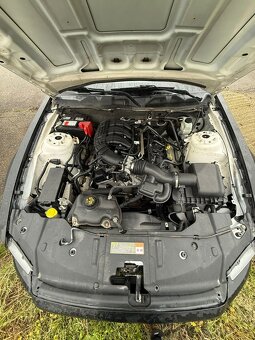 Ford mustang 2013 premium 3.7 - 8