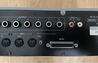 Akai S3000XL - 8