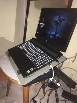 hp pavilion gaming 15 rtx3050 lesklí noví displey+klavesnice - 8