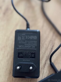 Bezdrátová nabíječka Cellularline + adaptér - 8