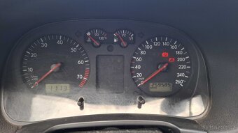 VW GOLF 4 IV Hatchback 5dveří 1,6 Benzin 74kW - 8