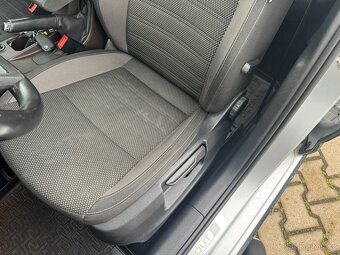Škoda Octavia SCOUT 2,0 TDI 110 KW MANUÁL - 8