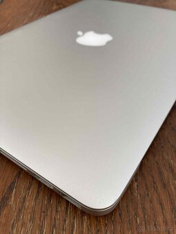 Apple MacBook Pro 13" - 8