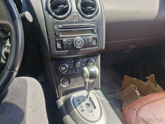 Nissan qashqai 2.0 benzín automat lpg 4x4 - 8