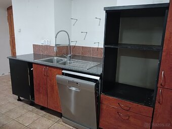 Kuchyňská linka s barem - 8