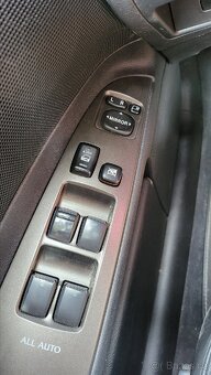 Lexus is 220d - 8