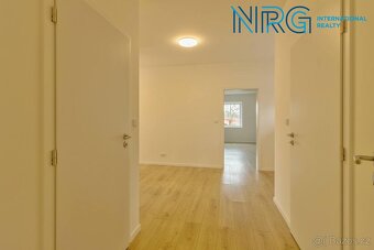 Pronájem bytu 3 +kk, 100m2 ve vila - domě, s oplocenou za - 8