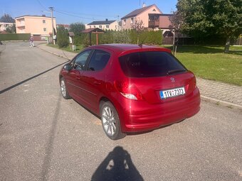 Peugeot 207 1,6 hdi - 8