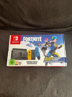 Nintendo Switch V2 Fortnite Edition + 1TB SD karta - 8
