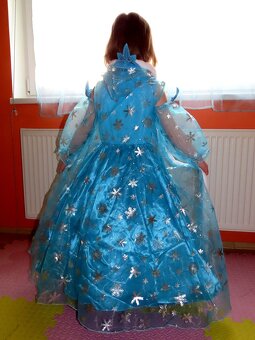 Překrásné dlouhé šaty princezna Elza + plášť vel.122/128. - 8