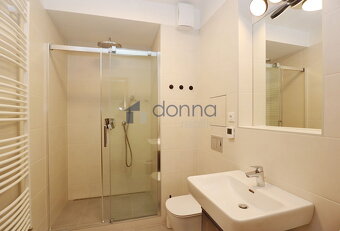 Pronájem bytu 1+kk, 38m2, ve 2. NP v novostavbě, zahrada, pa - 8