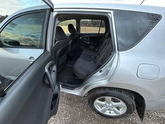 Prodám Toyota RAV4 2.2 D4D 110 KW 4x4 - 8