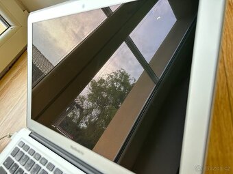 Apple MacBook Air 13" i5, 256GB SSD, 4GB RAM - 8