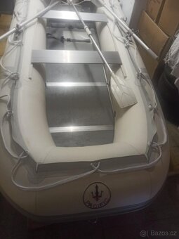 Prodám člun s motorem - 8