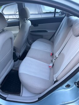Hyundai Accent 1.4 - 8