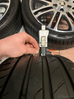 Alu kola Škoda R18 5X112 NOVÉ LETNÍ PNEU 225/40 R18 LUXON - 8