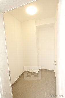 Prostorný byt 2+kk s terasou a garážovým stáním v Modřanech, - 8