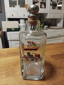 SILNOSTĚNNÁ SKLENĚNÁ LÁHEV DEKOROVANÁ VETERÁNY - 8