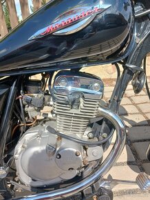 Suzuki GZ 125 Marauder - 8